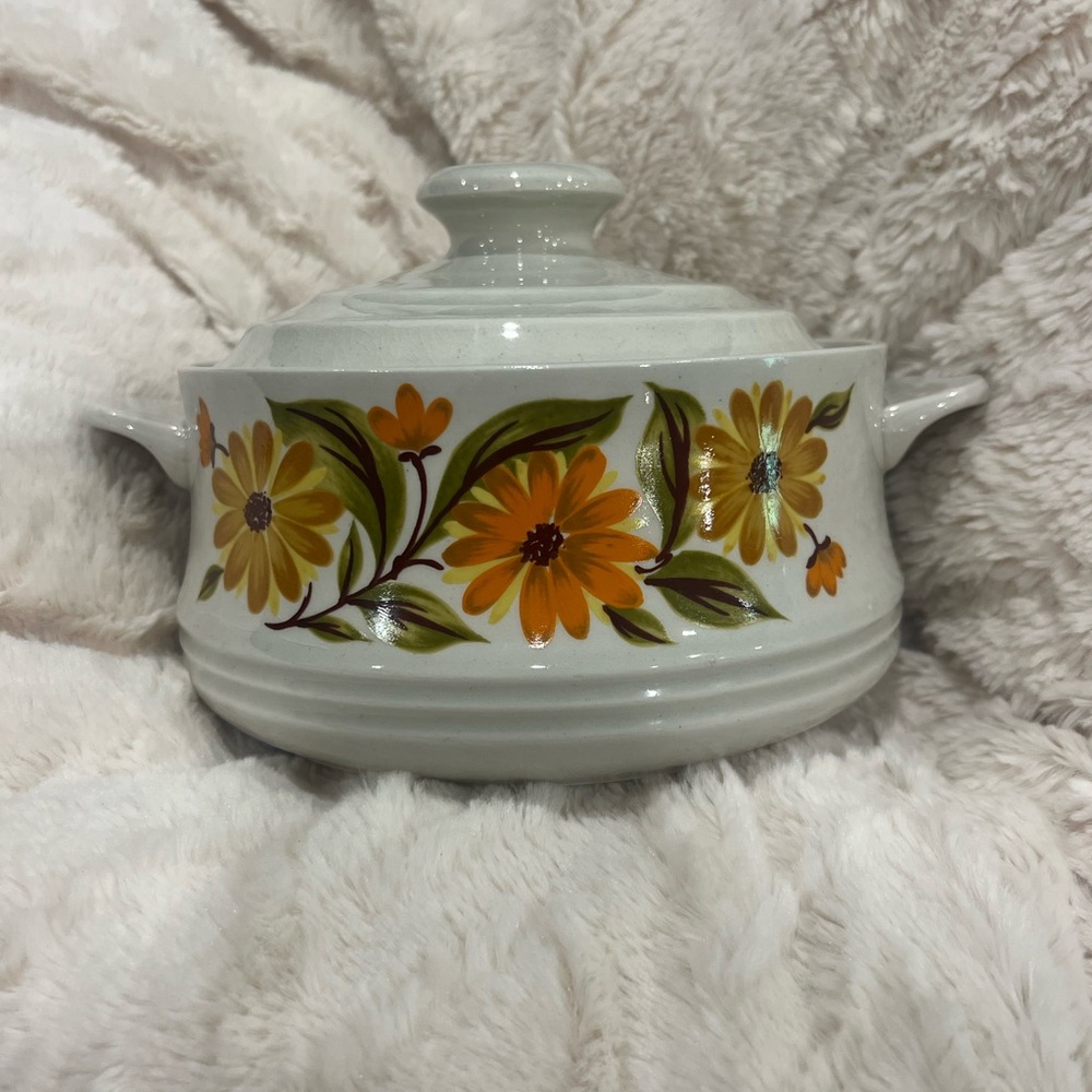 Vintage capri bake n serve Floral stoneware Casserole Dish handles lid Orange